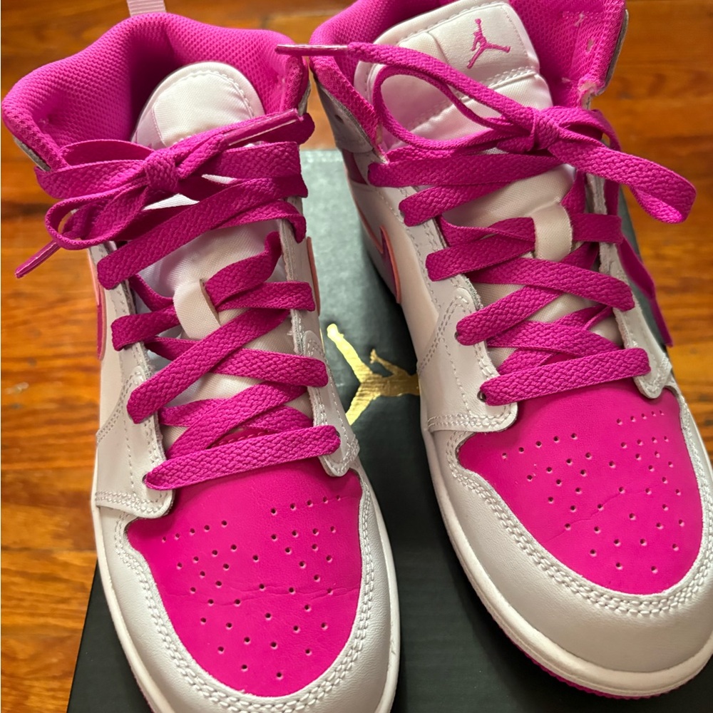 Jordan Women's Sneakers in Pink and White